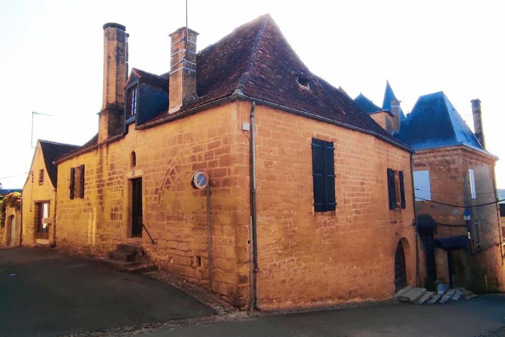 Demeure Du Xiiie-Xive S. Dans La Cite Medievale. Gourdon-en-quercy Dış mekan fotoğraf